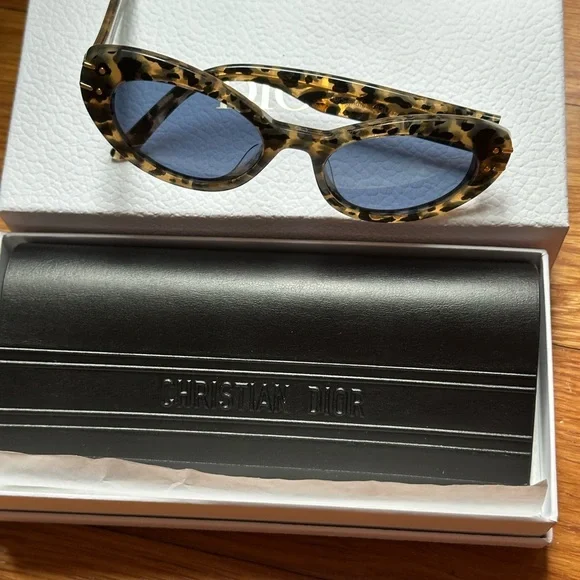 Dior Tortoise Cateye Shell Sunglasses - Picture 2 of 8